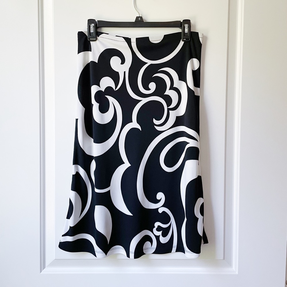 New York and Co Swirly Geometric Y2K Vintage Black and White Skirt